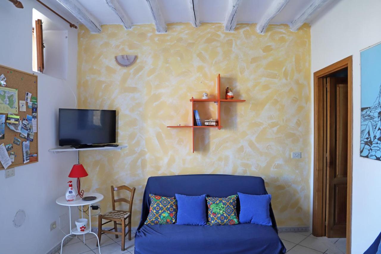 Casa Vacanze Lorenzo Malfa (Salina) Exterior foto